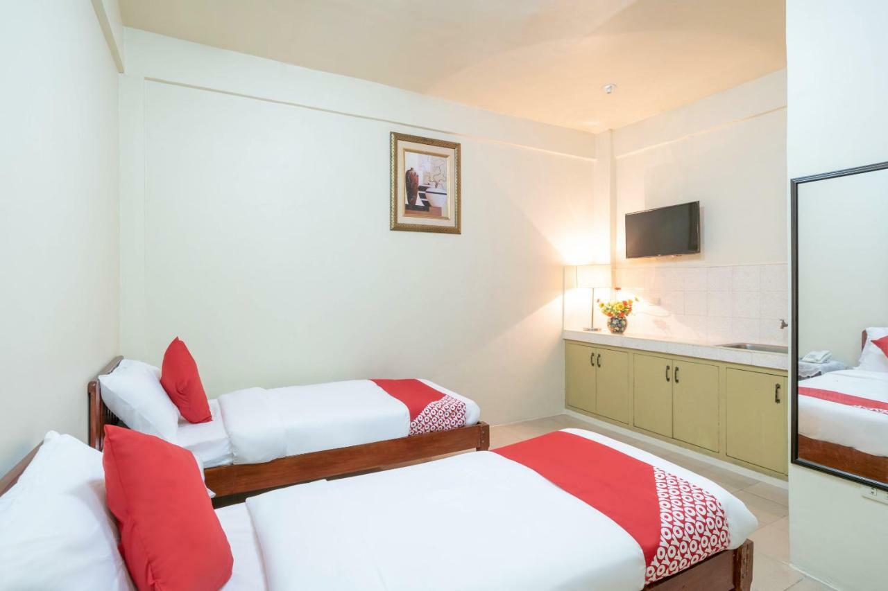 Conrado'S Apartelle Paranaque City Dış mekan fotoğraf
