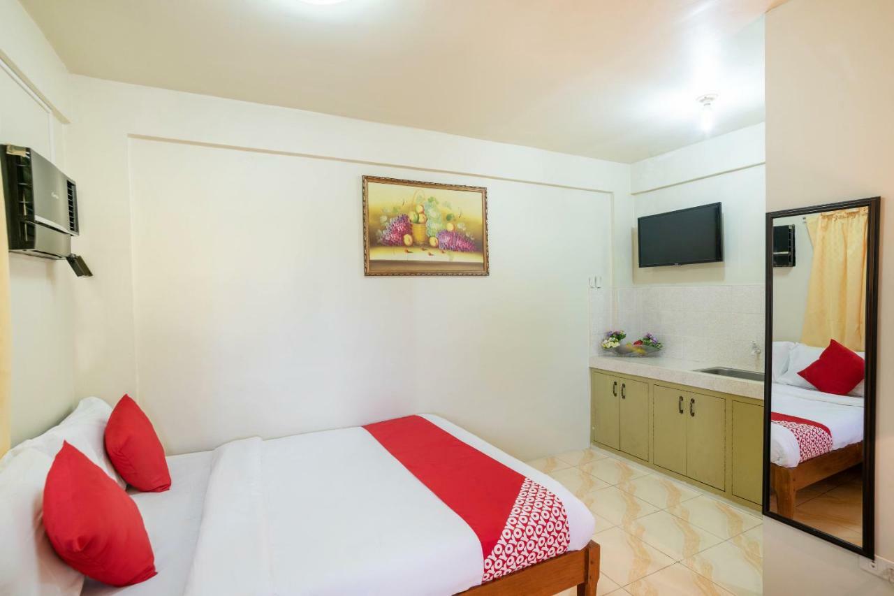 Conrado'S Apartelle Paranaque City Dış mekan fotoğraf