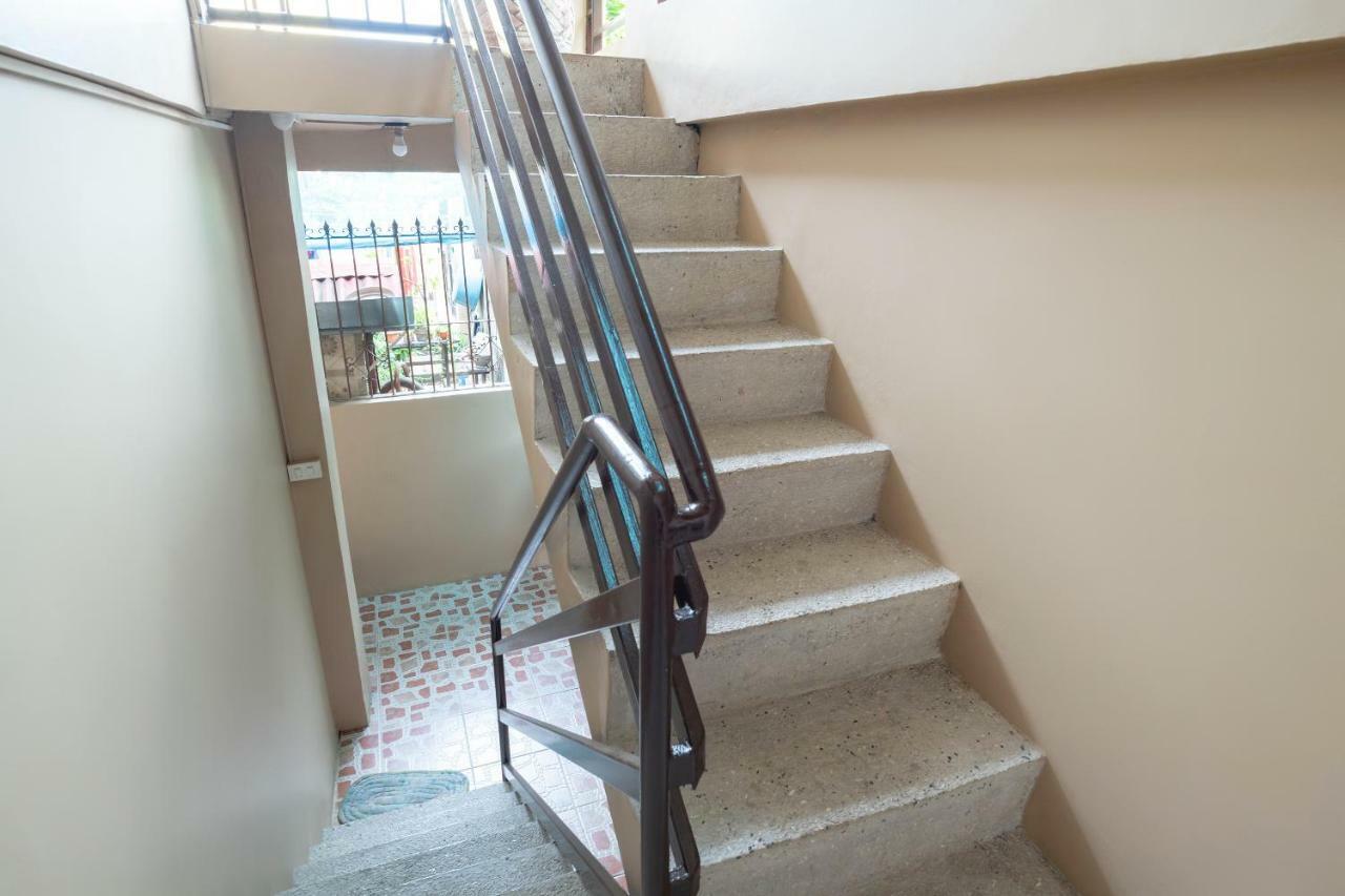 Conrado'S Apartelle Paranaque City Dış mekan fotoğraf