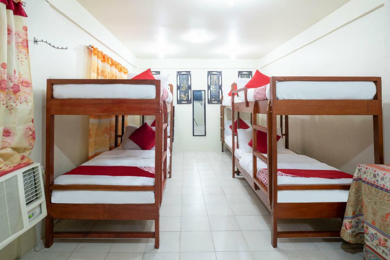 Conrado'S Apartelle Paranaque City Dış mekan fotoğraf