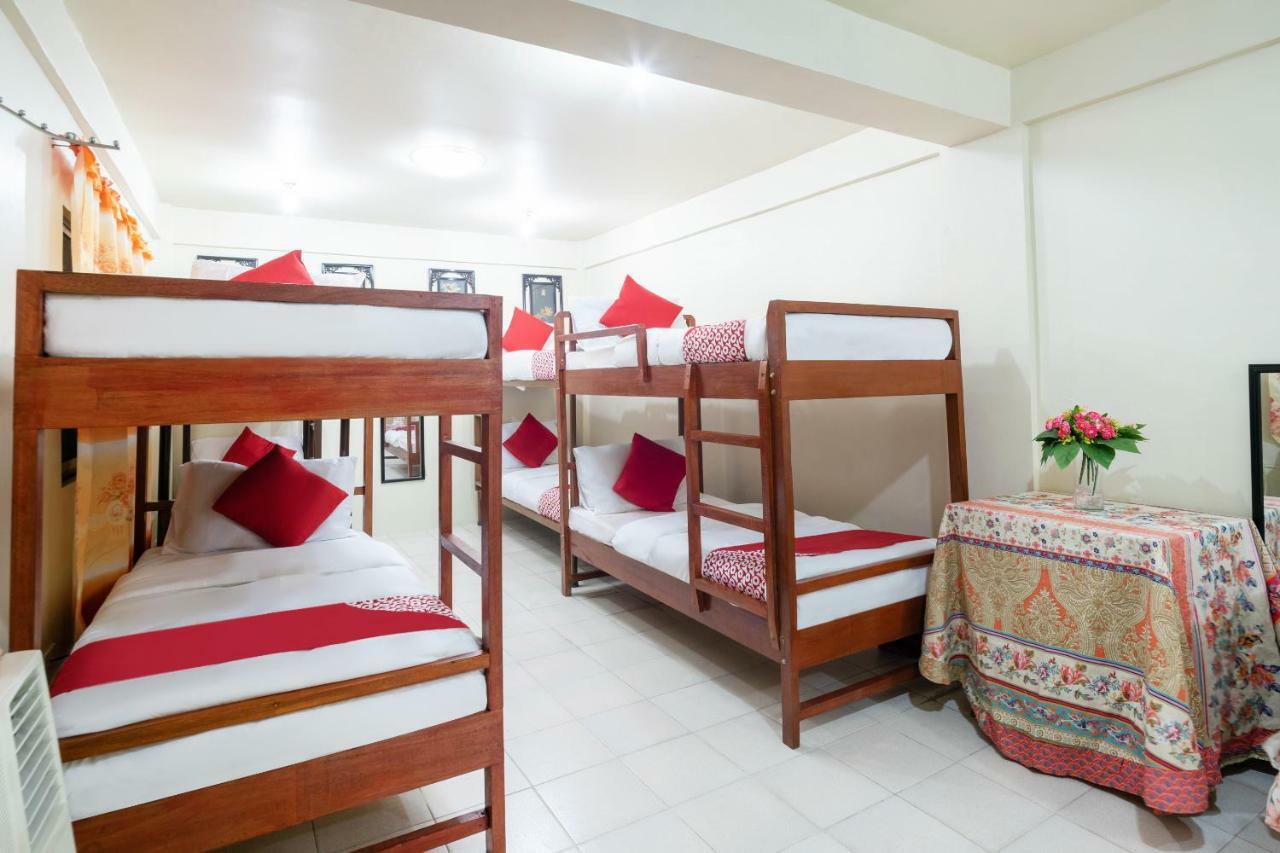 Conrado'S Apartelle Paranaque City Dış mekan fotoğraf