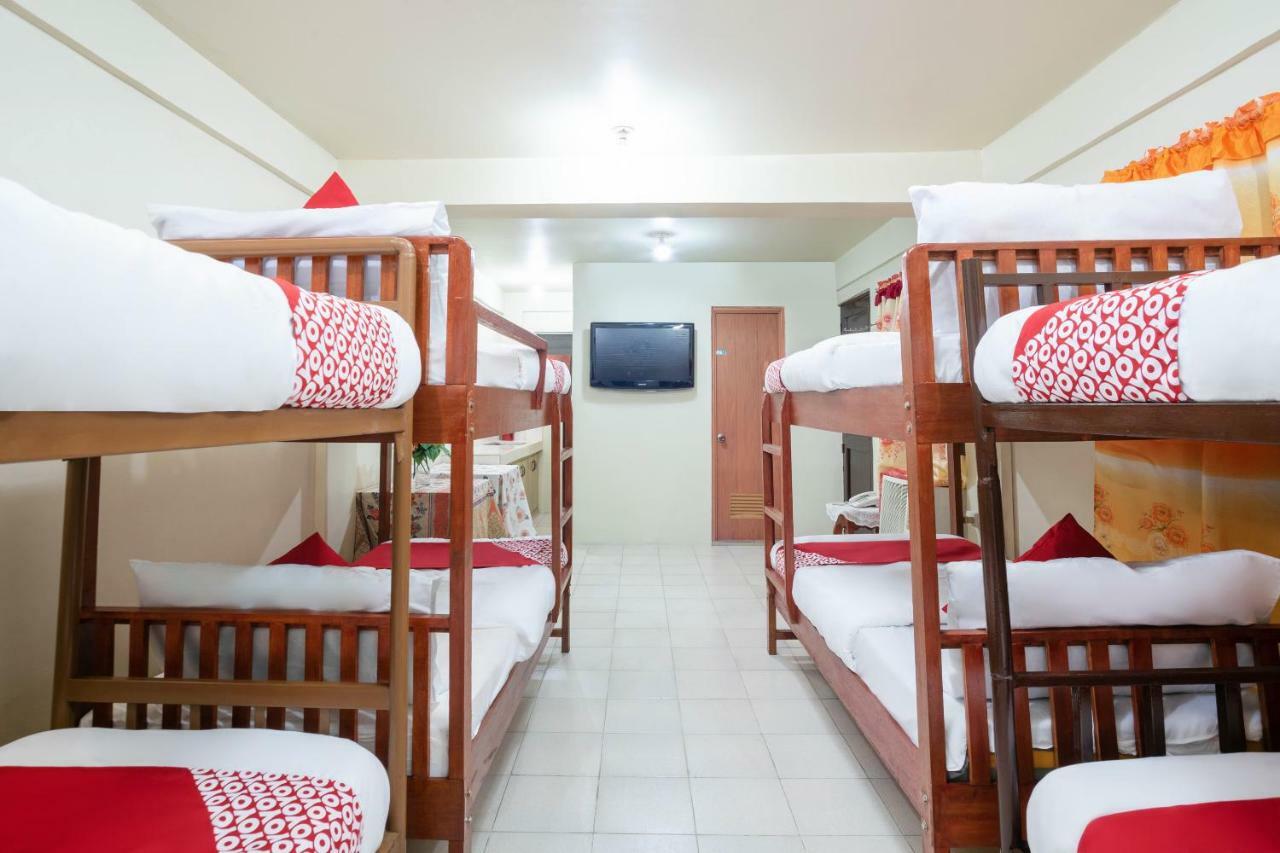 Conrado'S Apartelle Paranaque City Dış mekan fotoğraf